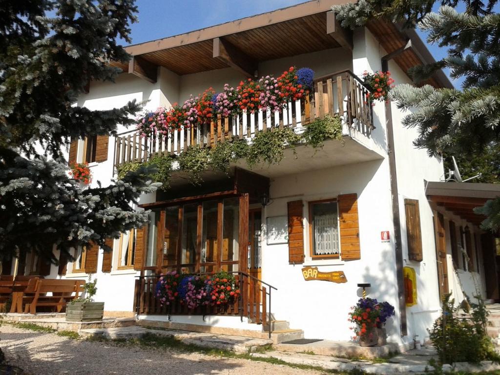 Campeggio Branchetto Hotel Bosco Chiesanuova Exterior foto